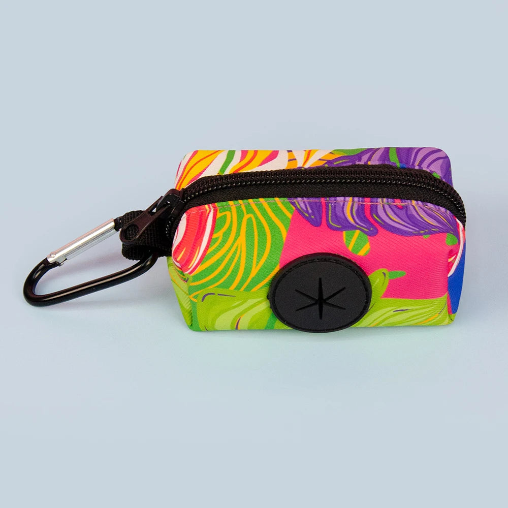 1 dispensador de bolsas para excrementos de perro con diseño colorido y duradero, para sujetar a la correa del perro (sin bolsas ni correa).