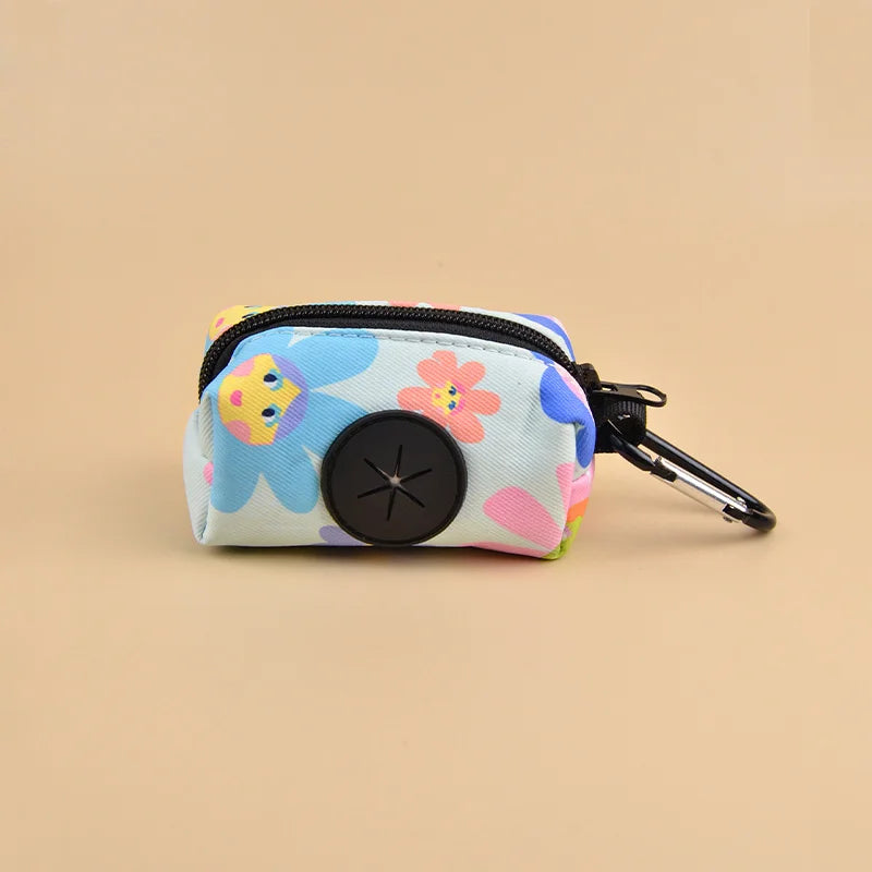 1 dispensador de bolsas para excrementos de perro con diseño colorido y duradero, para sujetar a la correa del perro (sin bolsas ni correa).